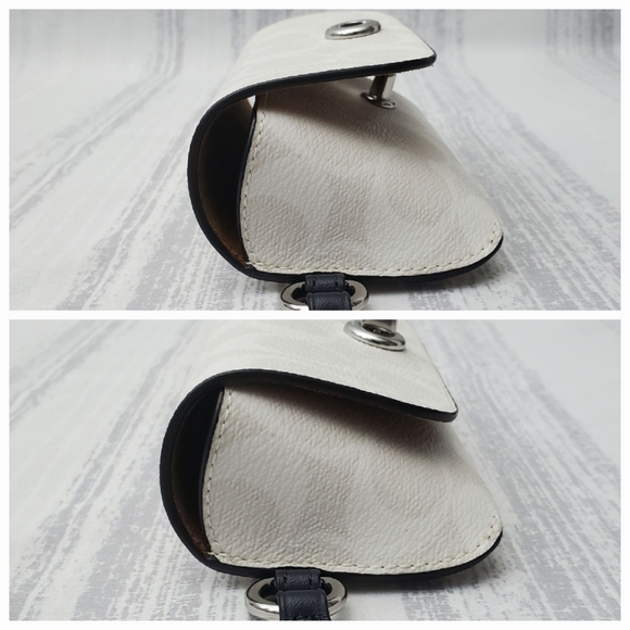 COACH Sunglasses Case In Signature Canvas White - Picture 4 of 12